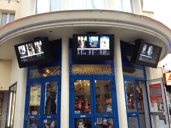 Armagard Outdoor Digital Signage im Kino