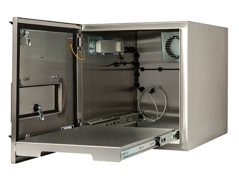 Ein geöffnetes IP65 Gehäuse für einen Honeywell Industrie-RFID-Drucker