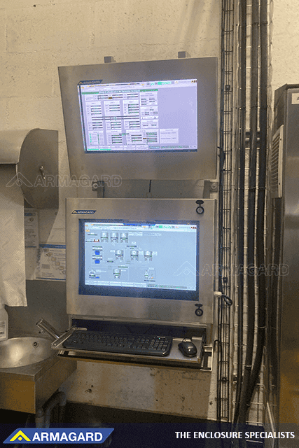 IP66 Industrie-Display Edelstahlgehäuse an einer stark ausgelasteten Produktionslinie für Lebensmittel